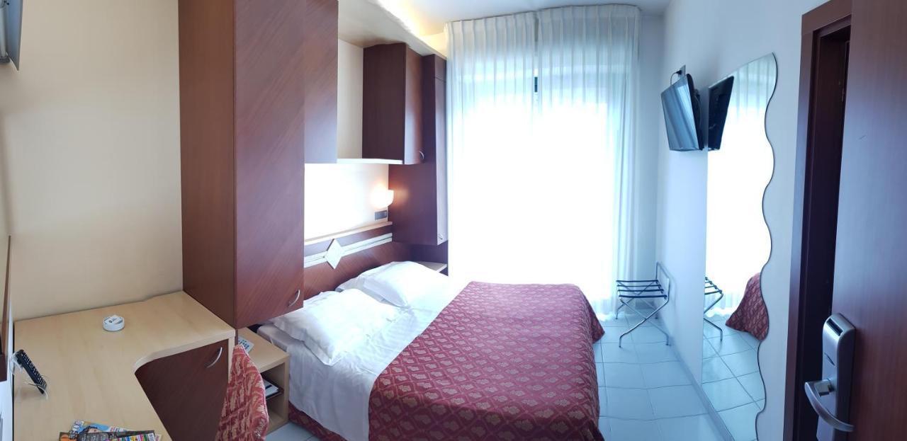 Hotel Europa Beach Village Джулианова Экстерьер фото