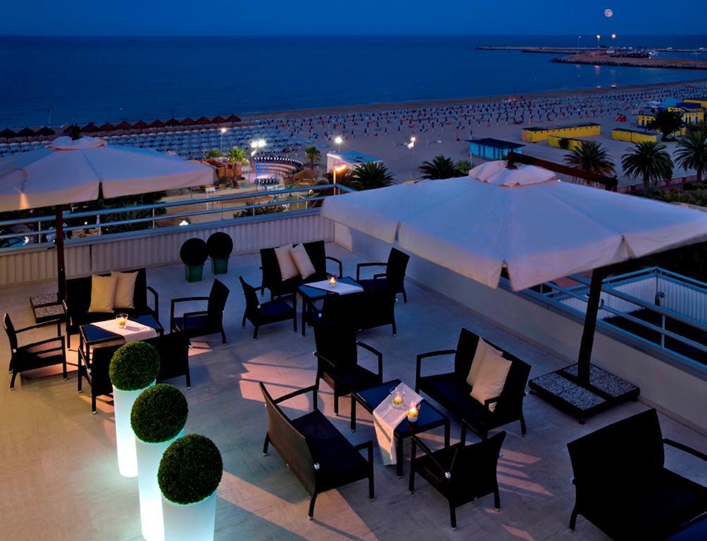 Hotel Europa Beach Village Джулианова Экстерьер фото